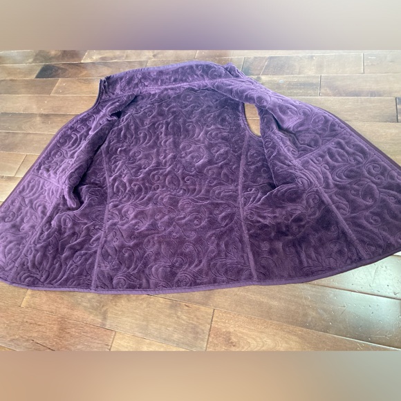 Women's Woolrich Dark Wineberry Color Vest Womens Size M - Picture 9 of 14